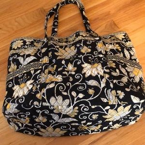 Vera Bradley-Large Shoulder Bag in Yellow Bird